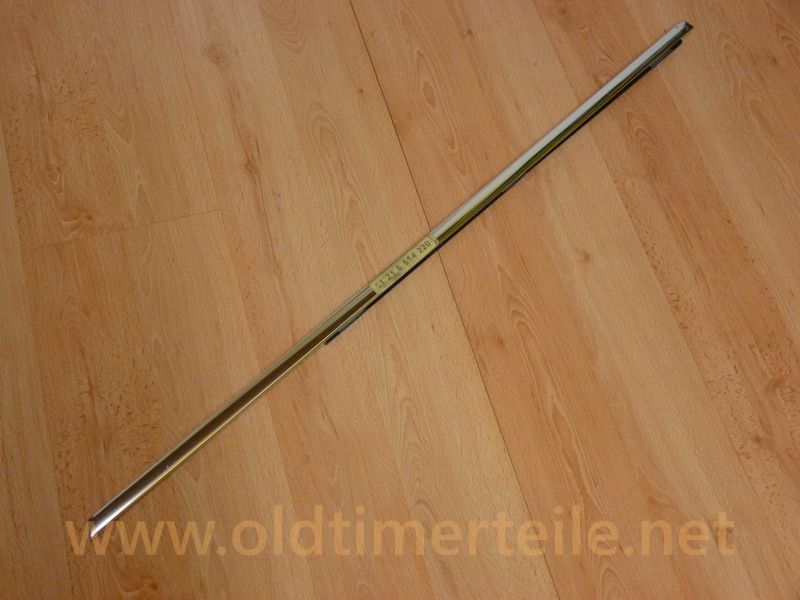 Length: 825 mm, Width: 18 mm, Height : 14.5mm, with integrated rubber sealing and velvet lip

door left

for 1500-2000 CS New Class
