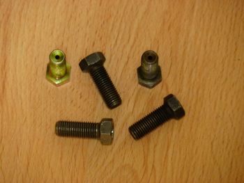 Adjusting screw