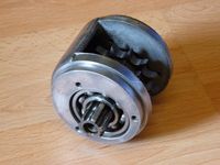Sprocket wheel bearing, included sprocket wheel (4-055), spacer disc (4-054), sprocket wheel bearing (4-053) and braket (4-051) 
used – image 3