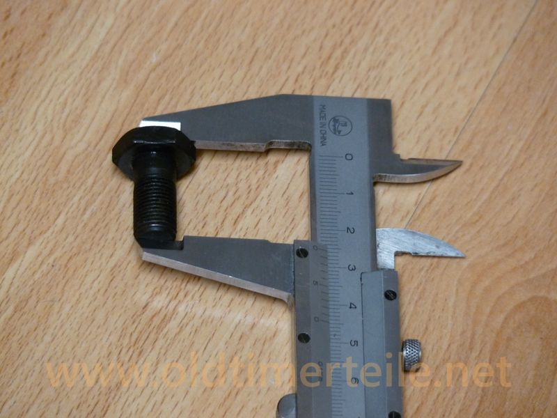 Hex screw
Dehnschraube M 10x20mm
Schaftlänge:       5    mm
Gewindelänge:  15    mm
Schlüsselweite: 17    mm
Ribe 12K