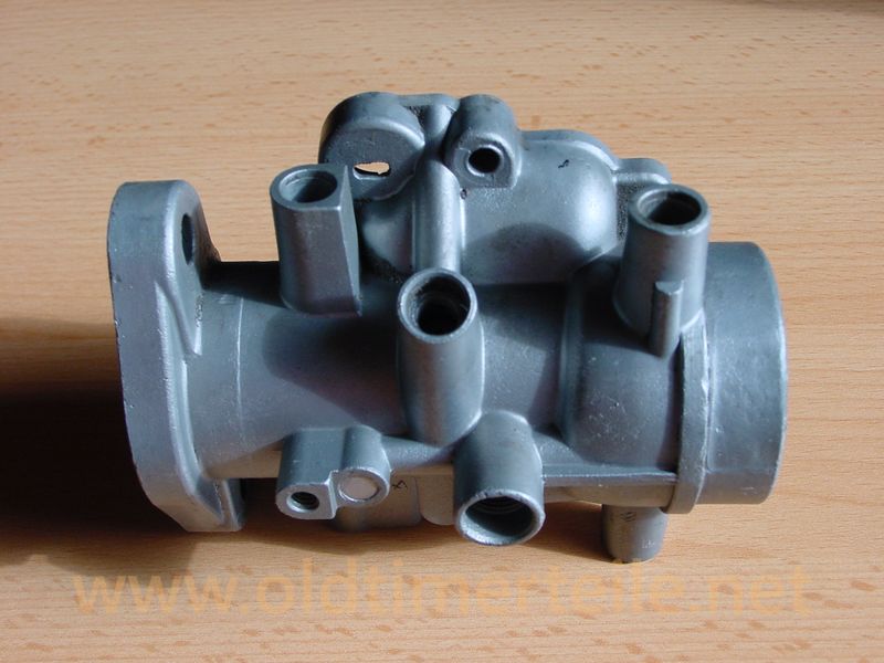 Carburetor housing