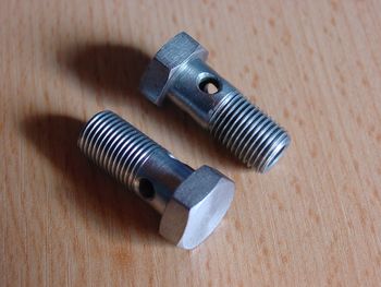 Tornillo hueco