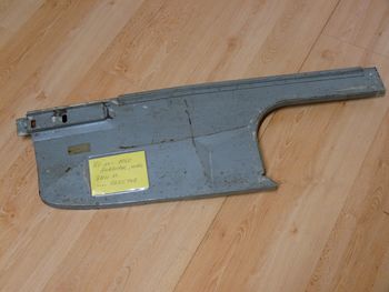 Rear floor panel