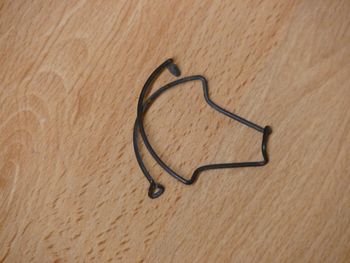 Retaining spring