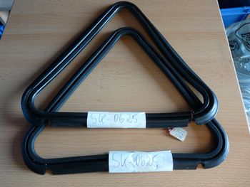 Delta rubber for window
